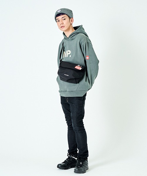 Manhattan Portage(マンハッタンポーテージ)の「Casual Messenger Bag PEANUTS 2021(メッセンジャーバッグ・メンズ・ブラック/アイボリー/ベージュ/ネイビー/パープル・X-SMALL)」の16枚目の写真