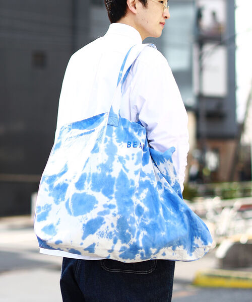 bpr BEAMS（ビーピーアール ビームス ）の「BEAMS / タイダイ 2WAY マーケット トートバッグ（トートバッグ・メンズ・グレー/ピンク/イエロー/オレンジ/ブルー・ONE SIZE）」の3枚目の写真
