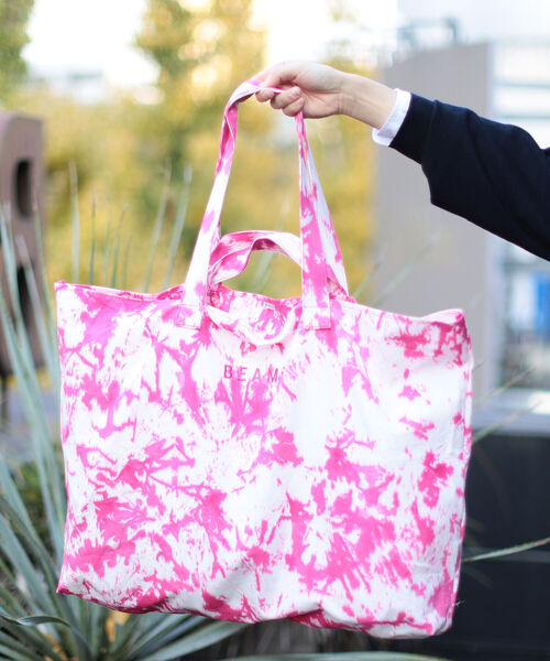 bpr BEAMS（ビーピーアール ビームス ）の「BEAMS / タイダイ 2WAY マーケット トートバッグ（トートバッグ・メンズ・グレー/ピンク/イエロー/オレンジ/ブルー・ONE SIZE）」の9枚目の写真