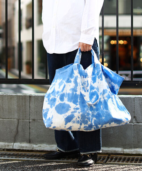 bpr BEAMS（ビーピーアール ビームス ）の「BEAMS / タイダイ 2WAY マーケット トートバッグ（トートバッグ・メンズ・グレー/ピンク/イエロー/オレンジ/ブルー・ONE SIZE）」の16枚目の写真