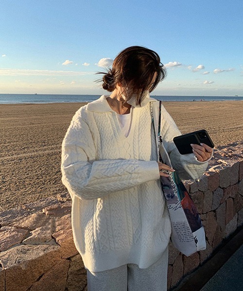 HALEY PESCA（ヘーリーペスカ）の「HALEY PESCA/オーバーシルエット Vネックニット（ニット/セーター・レディース・ホワイト/ブラック/オレンジ・FREE）」の2枚目の写真