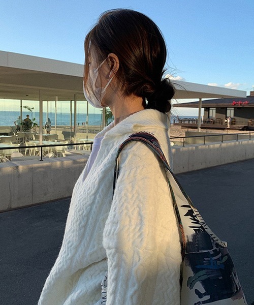 HALEY PESCA（ヘーリーペスカ）の「HALEY PESCA/オーバーシルエット Vネックニット（ニット/セーター・レディース・ホワイト/ブラック/オレンジ・FREE）」の11枚目の写真