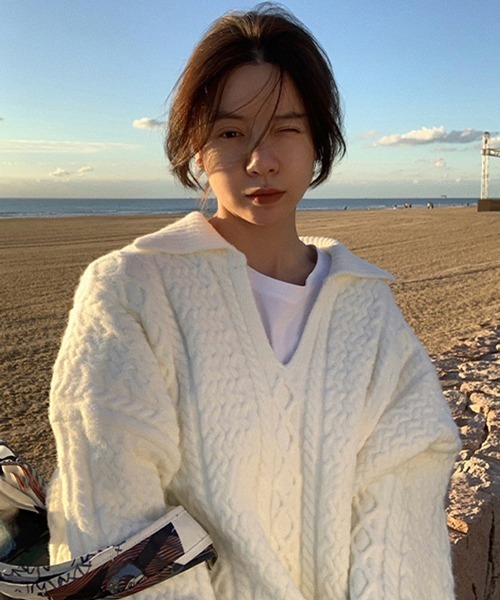 HALEY PESCA（ヘーリーペスカ）の「HALEY PESCA/オーバーシルエット Vネックニット（ニット/セーター・レディース・ホワイト/ブラック/オレンジ・FREE）」の4枚目の写真