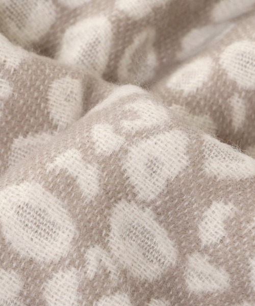 ikka（イッカ）の「レオパード柄マフラー（マフラー・レディース・ブラウン/グレー/サーモンピンク・FREE）」の9枚目の写真