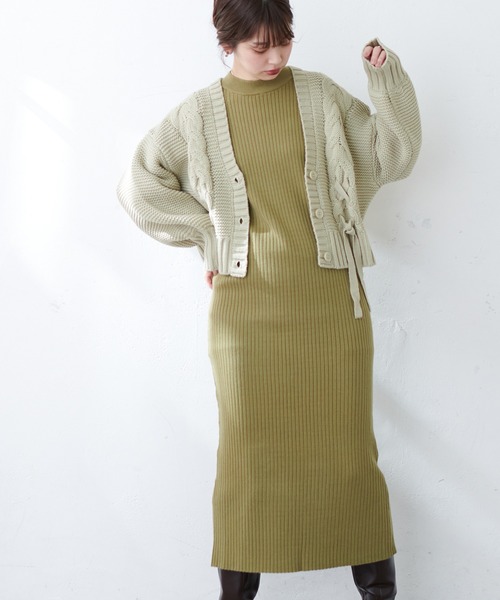 natural couture(ナチュラルクチュール)の「【WEB限定】ワイドリブボリューム袖ニットワンピース(ワンピース・レディース・チャコールグレー/ブラウン/オフホワイト/グリーン・FREE)」の9枚目の写真