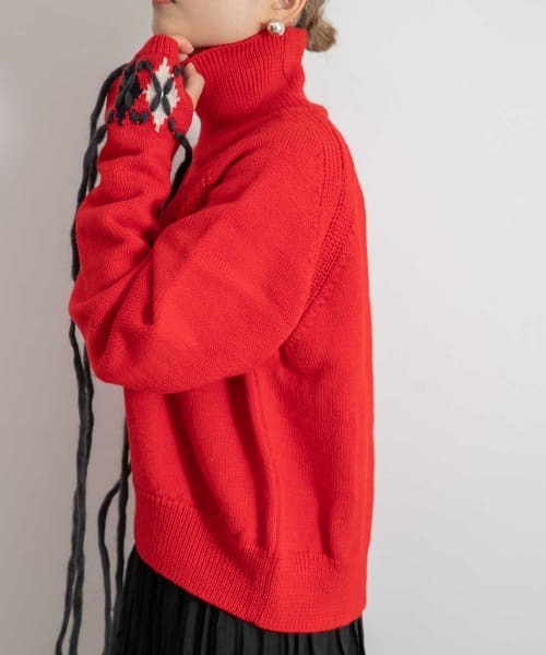 YOHEI OHNO(ヨウヘイオオノ)の「YOHEI OHNO with argyle hands sweater(ニット/セーター・レディース・レッド/ネイビー・FREE)」の2枚目の写真