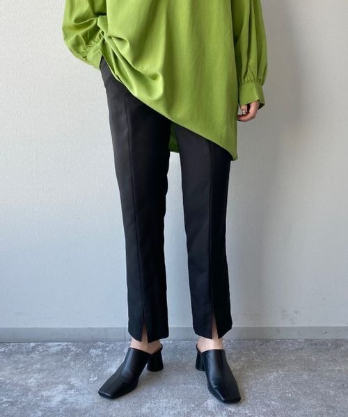 LOWRYS FARM(ローリーズファーム)の「ラクビフロントスリットパンツ 265268(その他パンツ・レディース・アイボリー/ブラック/ブラウン/ピンク/ブルー/オレンジ・SMALL/MEDIUM/LARGE)」の2枚目の写真