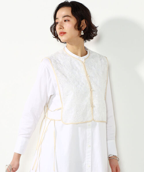 NOLLEY’S(ノーリーズ)の「◇【WEB限定】レースジレ付きシャツワンピース(シャツワンピース・レディース・ホワイト/チャコールグレー/ライトブルー・FREE)」の7枚目の写真