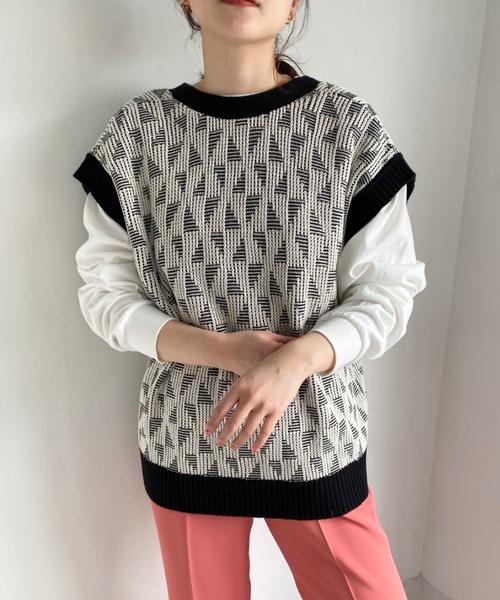 LOWRYS FARM（ローリーズファーム）の「２ＷＡＹレトロガラベスト　264389（ベスト・レディース・ブラック/オレンジ/アイボリー・FREE）」の3枚目の写真