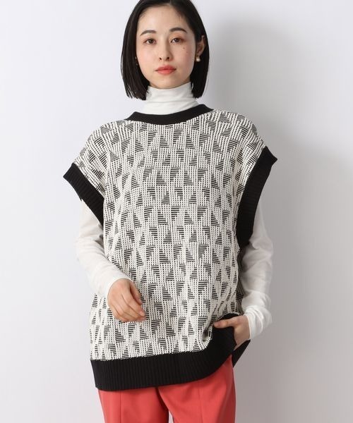 LOWRYS FARM（ローリーズファーム）の「２ＷＡＹレトロガラベスト　264389（ベスト・レディース・ブラック/オレンジ/アイボリー・FREE）」の8枚目の写真