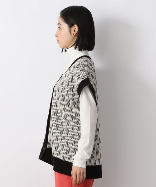 LOWRYS FARM（ローリーズファーム）の「２ＷＡＹレトロガラベスト　264389（ベスト・レディース・ブラック/オレンジ/アイボリー・FREE）」の10枚目の写真