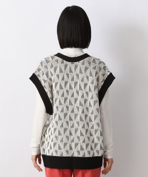 LOWRYS FARM（ローリーズファーム）の「２ＷＡＹレトロガラベスト　264389（ベスト・レディース・ブラック/オレンジ/アイボリー・FREE）」の11枚目の写真