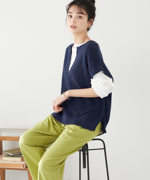 CRAFT STANDARD BOUTIQUE(クラフトスタンダードブティック)の「【ウォッシャブル】キーネックニットプルオーバー *(ベスト・レディース・チャコールグレー/ネイビー/ライトベージュ・FREE)」の3枚目の写真