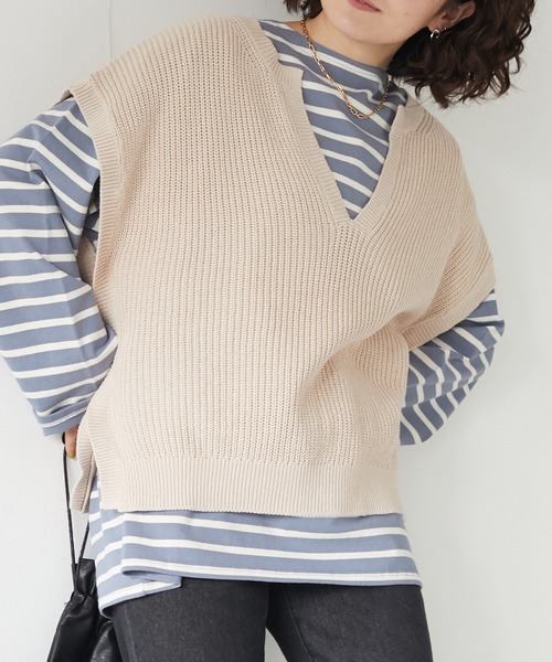 CRAFT STANDARD BOUTIQUE(クラフトスタンダードブティック)の「【ウォッシャブル】キーネックニットプルオーバー *(ベスト・レディース・チャコールグレー/ネイビー/ライトベージュ・FREE)」の2枚目の写真