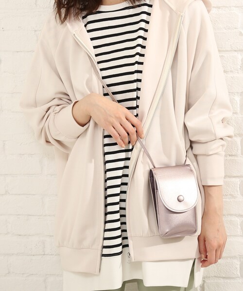 SHOO・LA・RUE(シューラルー)の「◆フタツオリ縦お財布ショルダー(ショルダーバッグ・レディース・ブラック/ライトグリーン/ブロンズ/ナチュラル/キャメル・00)」の6枚目の写真