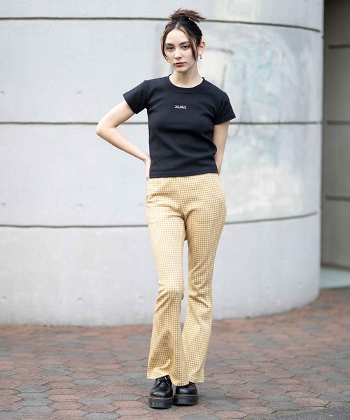 X-girl（エックスガール）の「EMBROIDERED MILLS LOGO S/S BABY TEE/ミルズロゴ刺繍　チビT（Tシャツ/カットソー・レディース・ホワイト/ブラック/マルチ・S/M）」の17枚目の写真