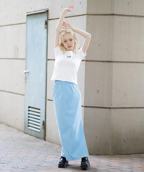 X-girl（エックスガール）の「EMBROIDERED MILLS LOGO S/S BABY TEE/ミルズロゴ刺繍　チビT（Tシャツ/カットソー・レディース・ホワイト/ブラック/マルチ・S/M）」の13枚目の写真