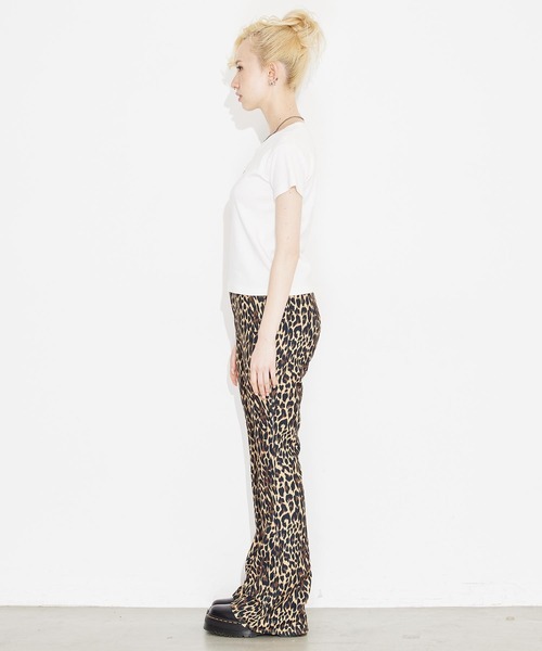 X-girl（エックスガール）の「EMBROIDERED MILLS LOGO S/S BABY TEE/ミルズロゴ刺繍　チビT（Tシャツ/カットソー・レディース・ホワイト/ブラック/マルチ・S/M）」の6枚目の写真