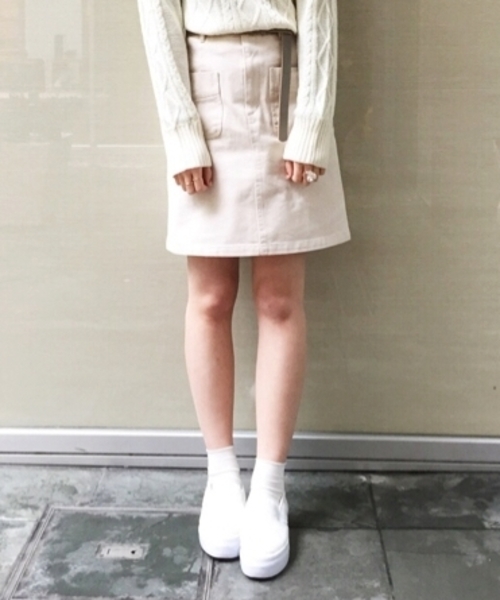 Kastane（カスタネ）の「【Kastane】台形スカート（スカート・レディース・オフホワイト/ピンクベージュ/カーキ/ブルー/ホワイト/グレー/レッド・X-SMALL/SMALL/MEDIUM/LARGE）」の3枚目の写真