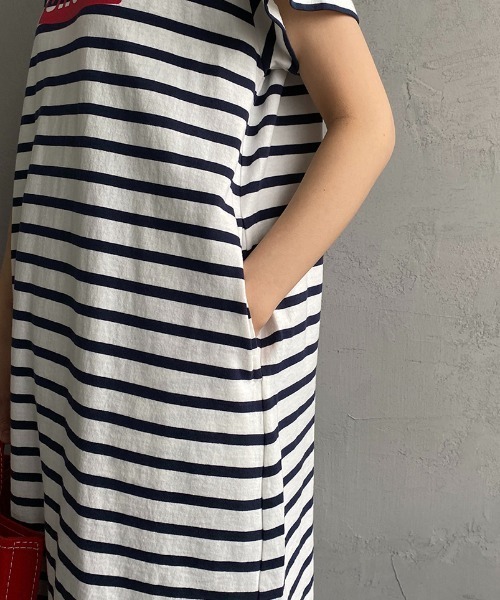 CHUMS（チャムス）の「[CHUMS/チャムス] チャムスロゴプリント Tシャツワンピース（ワンピース・レディース・ネイビー/ホワイト×ネイビー・M）」の11枚目の写真