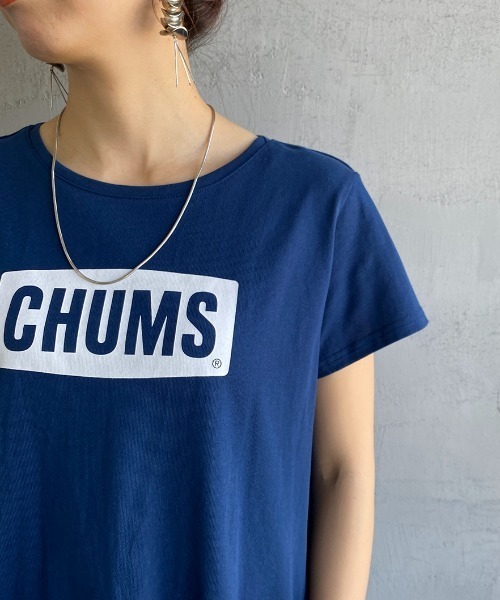 CHUMS（チャムス）の「[CHUMS/チャムス] チャムスロゴプリント Tシャツワンピース（ワンピース・レディース・ネイビー/ホワイト×ネイビー・M）」の4枚目の写真