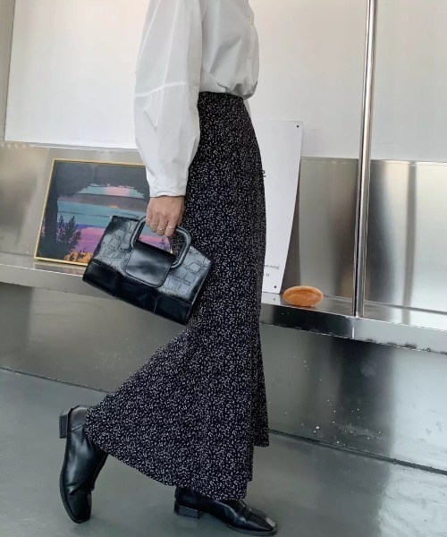 ABITOKYO(アビトーキョー)の「サイドスリットドットマーメイドロングスカート(スカート・レディース・ホワイト/ブラック/ネイビー/ベージュ系その他/ブラック系その他/ブルー系その他・S/M)」の11枚目の写真