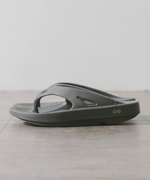 OOFOS(ウーフォス)の「OOFOS Ooriginal(サンダル・メンズ・グレー/ブラック/オリーブ/ホワイト/モカ・26/27/28)」の3枚目の写真