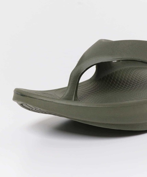 OOFOS(ウーフォス)の「OOFOS Ooriginal(サンダル・メンズ・グレー/ブラック/オリーブ/ホワイト/モカ・26/27/28)」の19枚目の写真