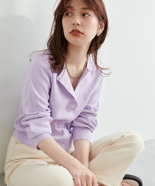 natural couture（ナチュラルクチュール）の「WEB限定/旬顔コーデが決まるプチプラリングドット釦おしゃれカーディガン（カーディガン/ボレロ・レディース・ピンク/ラベンダー/イエロー/グリーン/オフホワイト/ブラック・FREE）」の4枚目の写真