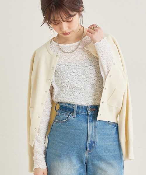 natural couture（ナチュラルクチュール）の「WEB限定/旬顔コーデが決まるプチプラリングドット釦おしゃれカーディガン（カーディガン/ボレロ・レディース・ピンク/ラベンダー/イエロー/グリーン/オフホワイト/ブラック・FREE）」の8枚目の写真