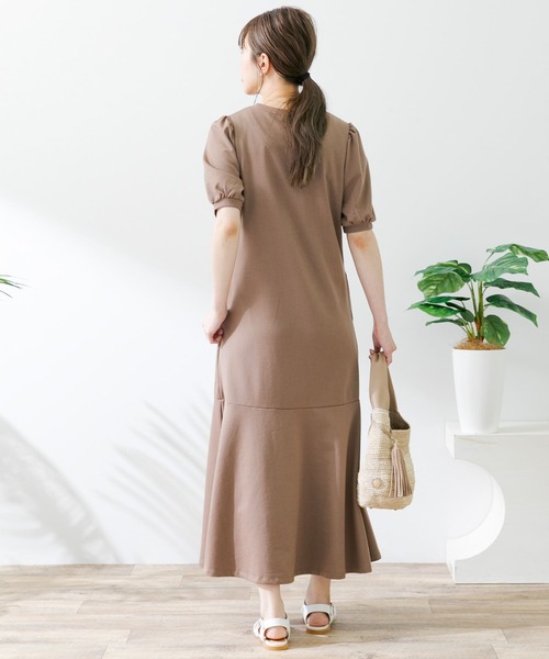 URBAN RESEARCH Sonny Label(アーバンリサーチサニーレーベル)の「マーメイドラインカットワンピース(ワンピース・レディース・チャコールグレー/ブラック/ブラウン・FREE)」の20枚目の写真