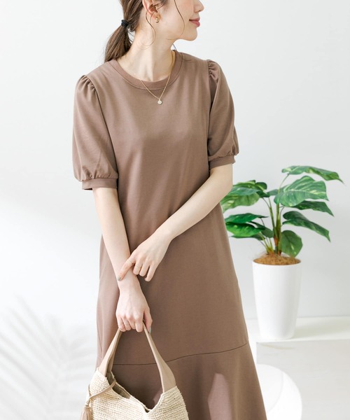 URBAN RESEARCH Sonny Label(アーバンリサーチサニーレーベル)の「マーメイドラインカットワンピース(ワンピース・レディース・チャコールグレー/ブラック/ブラウン・FREE)」の1枚目の写真