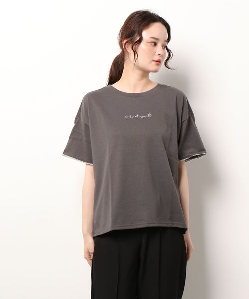 axes femme(アクシーズファム)の「ラメ刺繍ロゴTシャツ(Tシャツ/カットソー・レディース・キナリ/チャコール/グレイッシュベージュ/ブルー・FREE)」の9枚目の写真