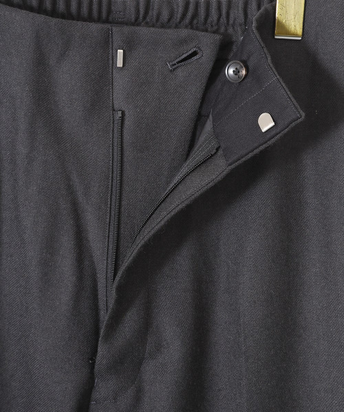 marka（マーカ）の「marka / マーカ：STITCHLESS TROUSERS - 2/48 wool soft serge -：M22C-07PT02C[COR]（スラックス・メンズ・ネイビー/チャコールグレー・3/2/1）」の20枚目の写真
