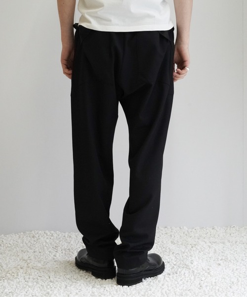 sulvam（サルバム）の「sulvam Tapered slacks（スラックス）」 - WEAR