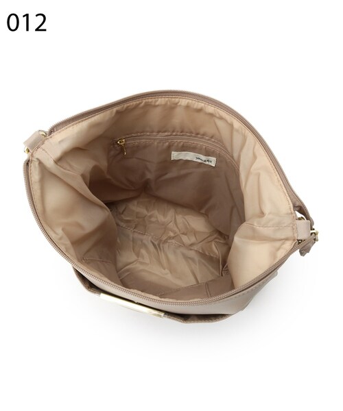 SHOO・LA・RUE（シューラルー）の「◆ダブルフェイスショルダーバッグ（ショルダーバッグ・レディース・アイボリー/グレー/ブラック/ダークブラウン/レッド系1/サックスブルー・00）」の11枚目の写真