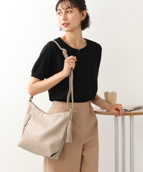 SHOO・LA・RUE（シューラルー）の「◆ダブルフェイスショルダーバッグ（ショルダーバッグ・レディース・アイボリー/グレー/ブラック/ダークブラウン/レッド系1/サックスブルー・00）」の9枚目の写真