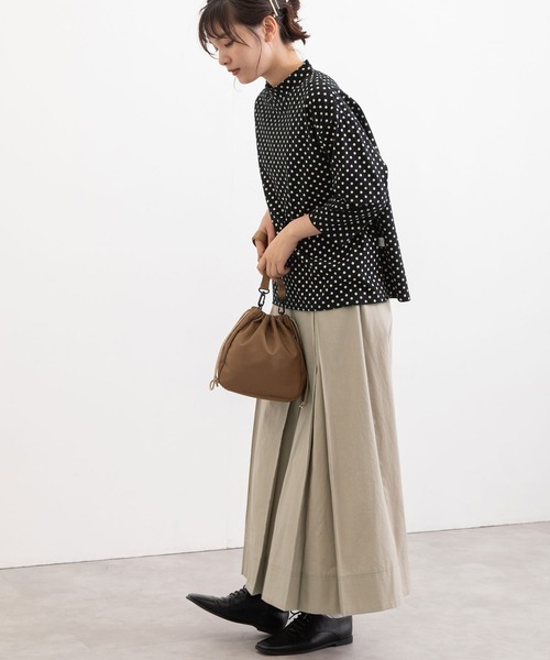 POU DOU DOU(プードゥドゥ)の「クラシックパターンボトルネックTee(Tシャツ/カットソー・レディース・キナリ/ブラック/オレンジ/グリーン・3)」の20枚目の写真