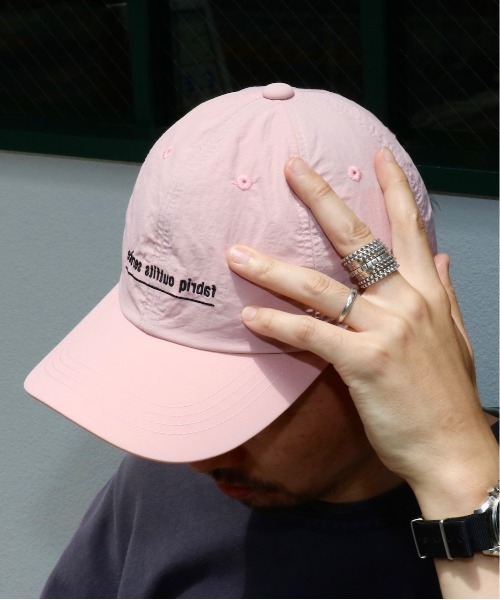 FRUIT OF THE LOOM(フルーツオブザルーム)の「FRUIT OF THE LOOM×FABRIQ OUTFITTER SERVICEフルーツオブザルーム×ファブリックアウトフィッターサービス NYLON 6P CAPナイロン6Pキャップユニセックス撥水(キャップ・メンズ・ホワイト/ライトブルー/ブラック/ピンク/ライトグリーン/ブラック×ホワイト/ライトピンク・FREE)」の2枚目の写真