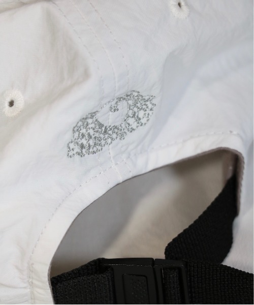 FRUIT OF THE LOOM(フルーツオブザルーム)の「FRUIT OF THE LOOM×FABRIQ OUTFITTER SERVICEフルーツオブザルーム×ファブリックアウトフィッターサービス NYLON 6P CAPナイロン6Pキャップユニセックス撥水(キャップ・メンズ・ホワイト/ライトブルー/ブラック/ピンク/ライトグリーン/ブラック×ホワイト/ライトピンク・FREE)」の3枚目の写真