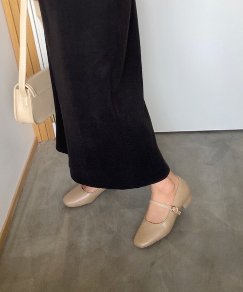 LAUIR(ラウアー)の「ストラップパンプス(パンプス・レディース・ブラック/クリーム/ベージュ・35/36/37/38/39)」の9枚目の写真