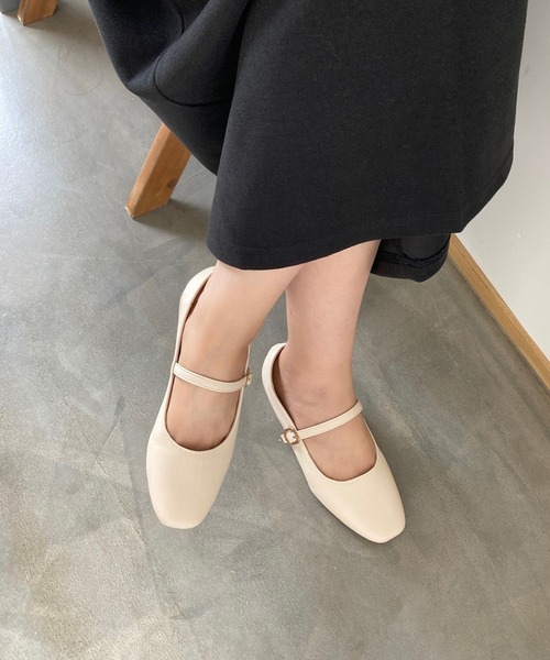 LAUIR(ラウアー)の「ストラップパンプス(パンプス・レディース・ブラック/クリーム/ベージュ・35/36/37/38/39)」の5枚目の写真