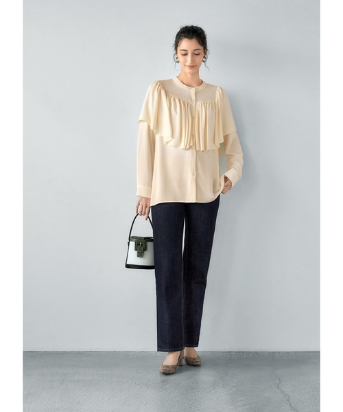 STYLE DELI(スタイルデリ)の「【LUXE】フリルドレープブラウス(シャツ/ブラウス・レディース・ナチュラル/グリーン系/ネイビー・FREE)」の4枚目の写真