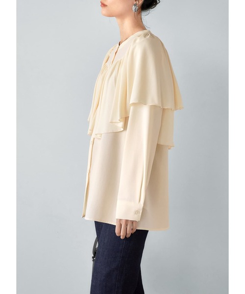 STYLE DELI(スタイルデリ)の「【LUXE】フリルドレープブラウス(シャツ/ブラウス・レディース・ナチュラル/グリーン系/ネイビー・FREE)」の6枚目の写真