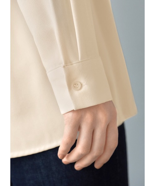 STYLE DELI(スタイルデリ)の「【LUXE】フリルドレープブラウス(シャツ/ブラウス・レディース・ナチュラル/グリーン系/ネイビー・FREE)」の10枚目の写真