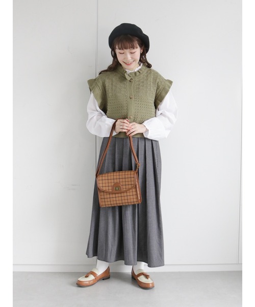 ehka sopo(エヘカソポ)の「フリルニットベスト(ベスト・レディース・ブラウン/グリーン/キナリ・フリ-)」の8枚目の写真