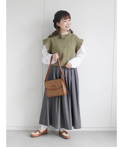 ehka sopo(エヘカソポ)の「フリルニットベスト(ベスト・レディース・ブラウン/グリーン/キナリ・フリ-)」の7枚目の写真