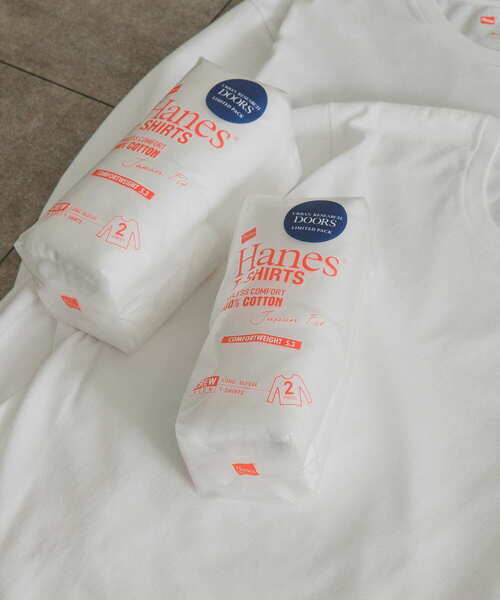 HANES（ヘインズ）の「『別注』Hanes×DOORS　2P Japan Fit LONG-SLEEVE T-SHIRTS（Tシャツ/カットソー・メンズ・ホワイト・MEDIUM/LARGE/X-LARGE）」の2枚目の写真