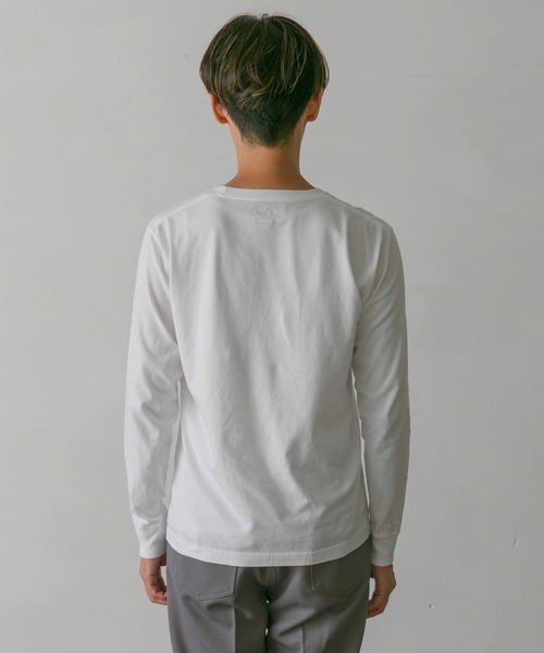 HANES（ヘインズ）の「『別注』Hanes×DOORS　2P Japan Fit LONG-SLEEVE T-SHIRTS（Tシャツ/カットソー・メンズ・ホワイト・MEDIUM/LARGE/X-LARGE）」の8枚目の写真