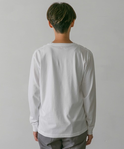 HANES（ヘインズ）の「『別注』Hanes×DOORS　2P Japan Fit LONG-SLEEVE T-SHIRTS（Tシャツ/カットソー・メンズ・ホワイト・MEDIUM/LARGE/X-LARGE）」の11枚目の写真